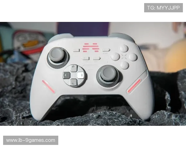 创新设计：带按键录制功能的游戏手柄助力玩家轻松捕捉精彩瞬间